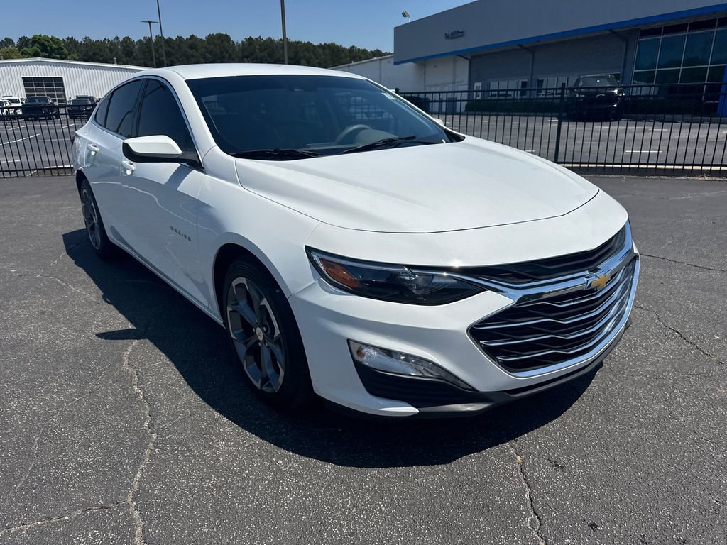 Used 2022 Chevrolet Malibu LT FWD image 4