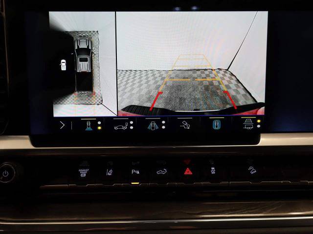 Used 2024 Chevrolet Silverado 3500 LTZ w/ LTZ Convenience Package AWD/4WD image 9