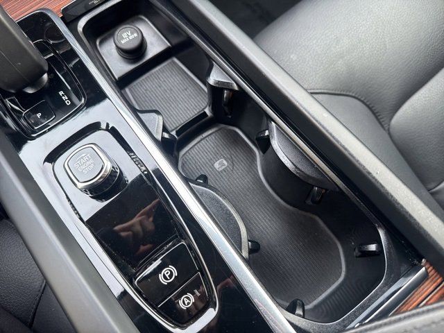 Used 2024 Volvo XC60 B5 Plus image 24