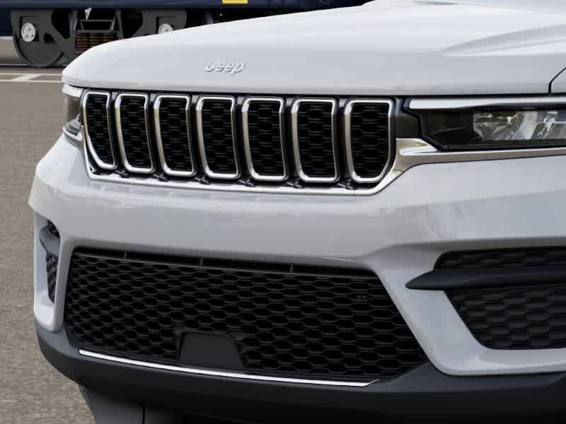 Certified 2025 Jeep Grand Cherokee Laredo X w/ Luxury Tech Group I AWD/4WD image 11