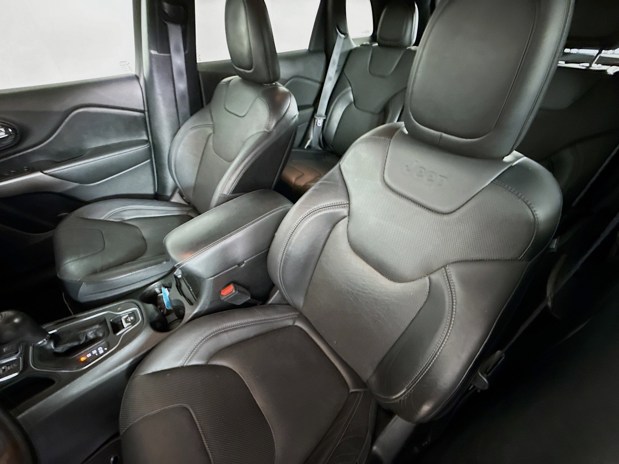 Used 2021 Jeep Cherokee Latitude Lux FWD image 25