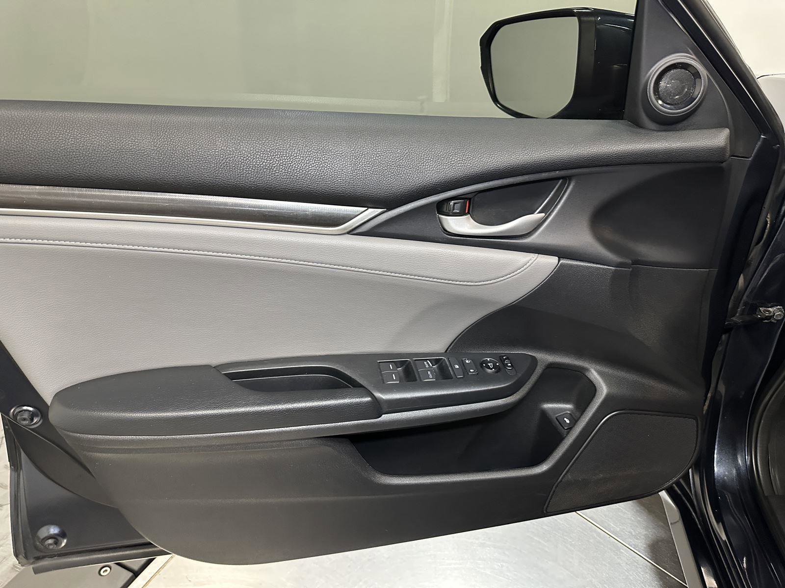 Used 2019 Honda Civic EX-L image 20