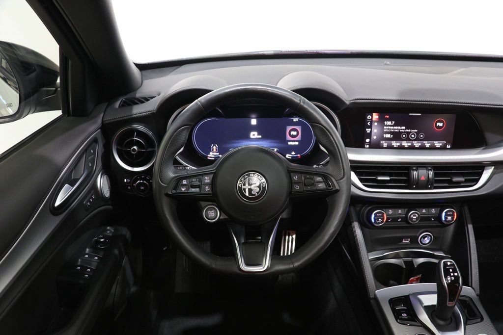 Used 2024 Alfa Romeo Stelvio Veloce AWD/4WD image 13