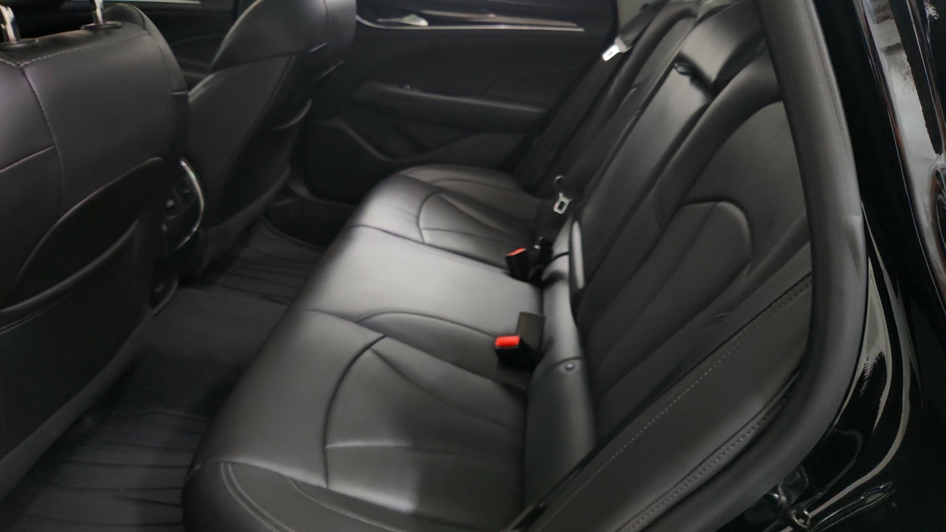 Used 2019 Buick LaCrosse Essence w/ Sun and Shade Package FWD image 27
