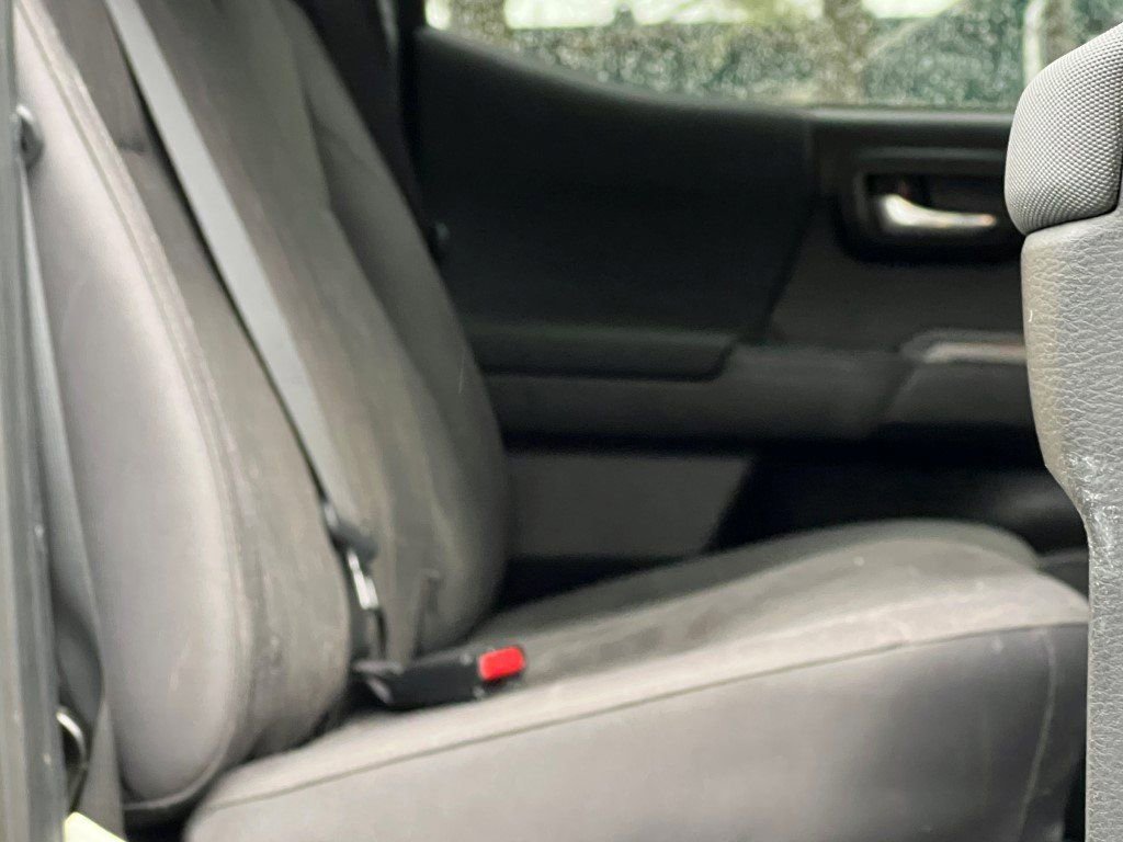 Used 2018 Toyota Tacoma TRD Off-Road image 13