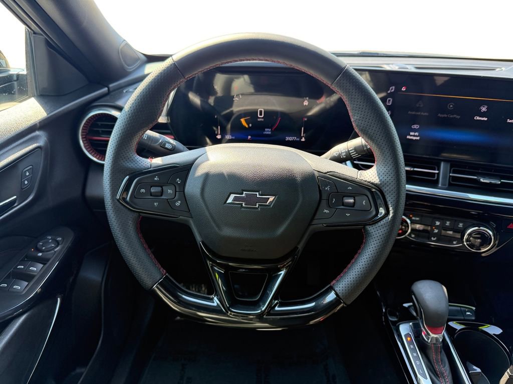 Certified 2025 Chevrolet Trax RS w/ Sunroof Package image 13