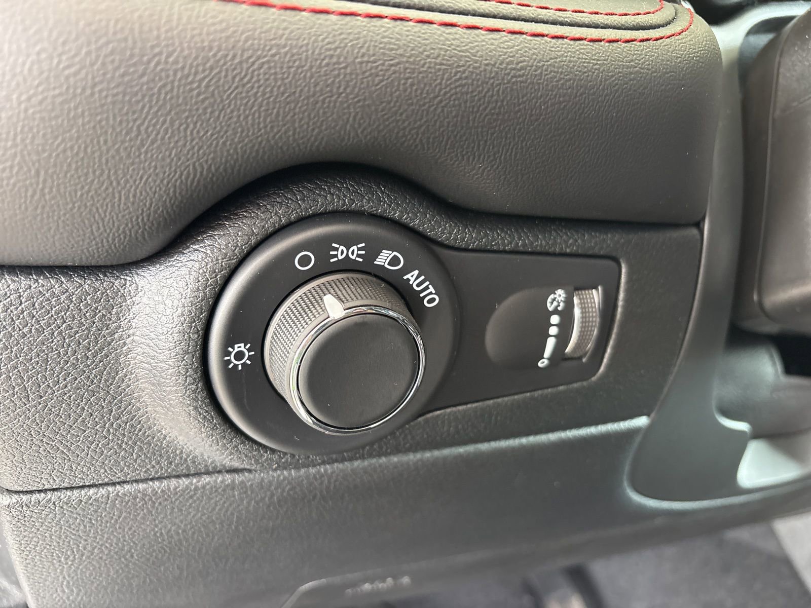 New 2026 Dodge Durango GT image 13