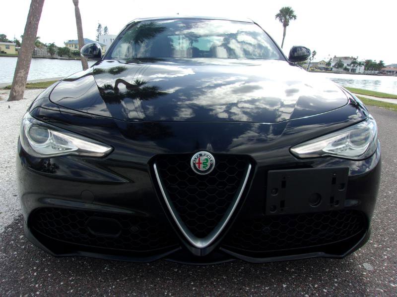 Used 2017 Alfa Romeo Giulia Ti w/ TI 19" Sport Package image 15