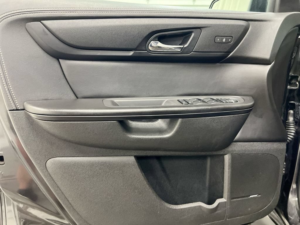 Used 2017 Chevrolet Traverse LT FWD image 20
