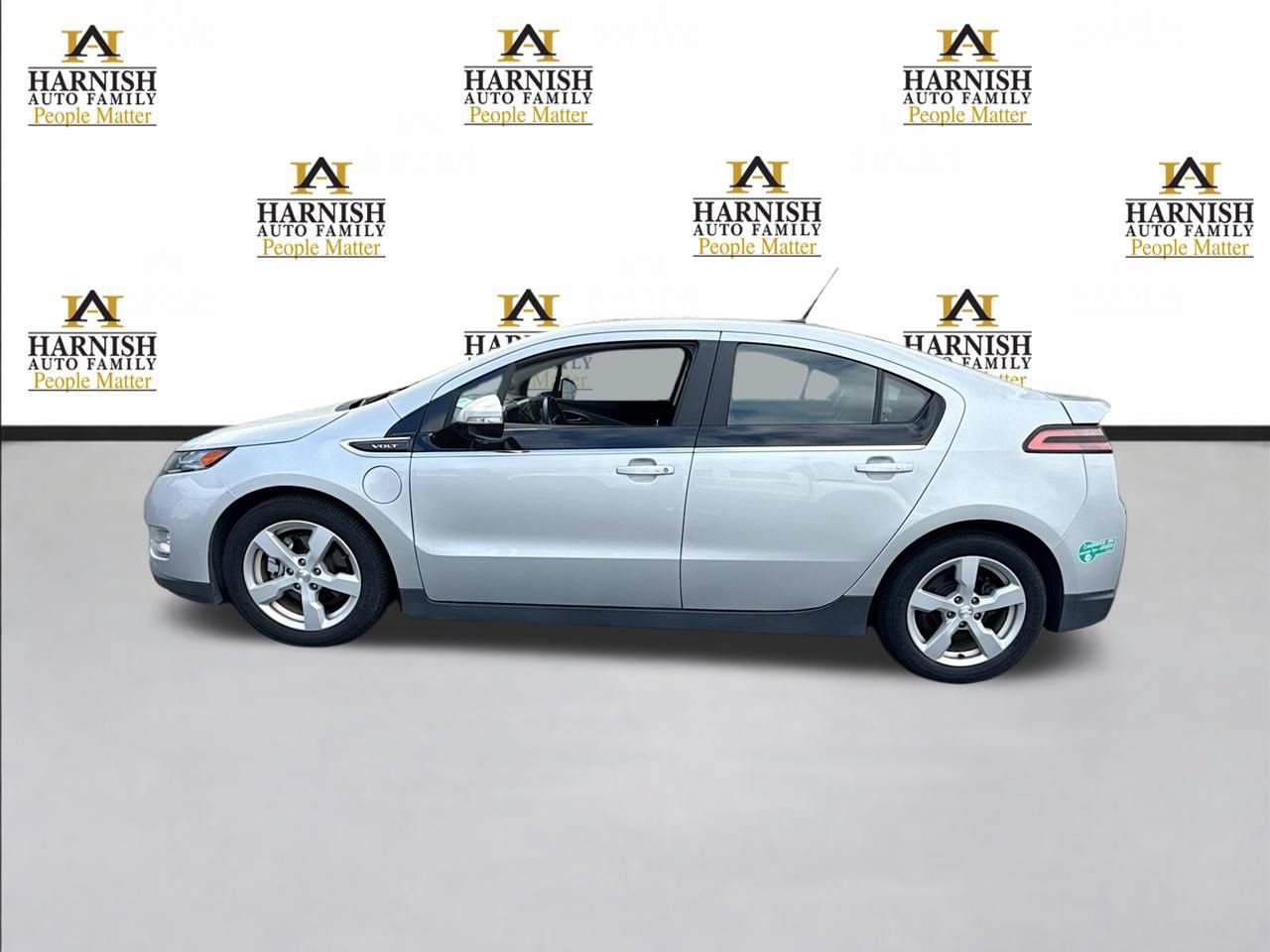 Used 2014 Chevrolet Volt Premium w/ Premium Trim Package FWD image 2