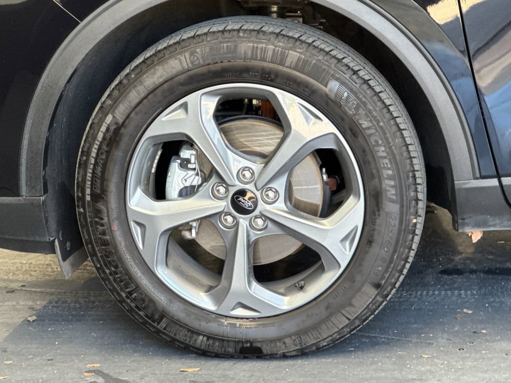 Used 2025 Ford Escape ST-Line image 24