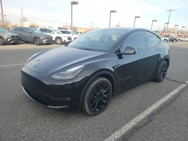 Used 2023 Tesla Model Y Long Range image 4