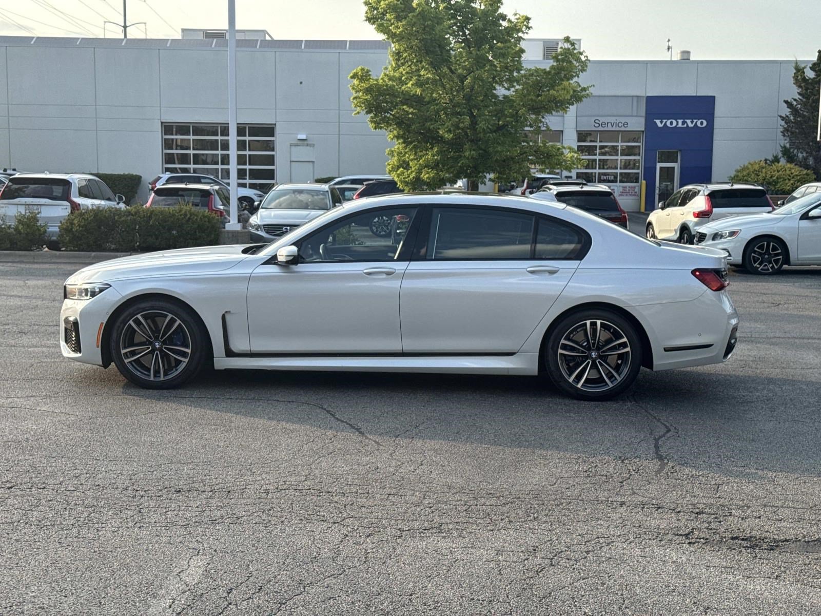Used 2020 BMW 750i xDrive w/ Executive Package AWD/4WD image 16