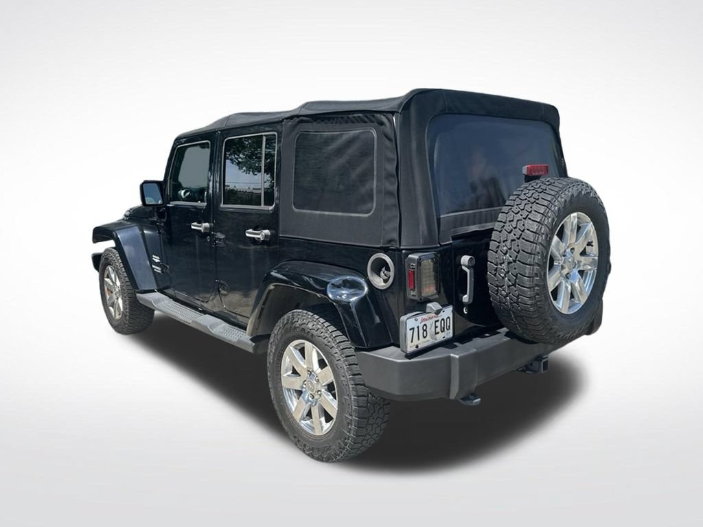 Used 2013 Jeep Wrangler Unlimited Sahara w/ Connectivity Group AWD/4WD image 9