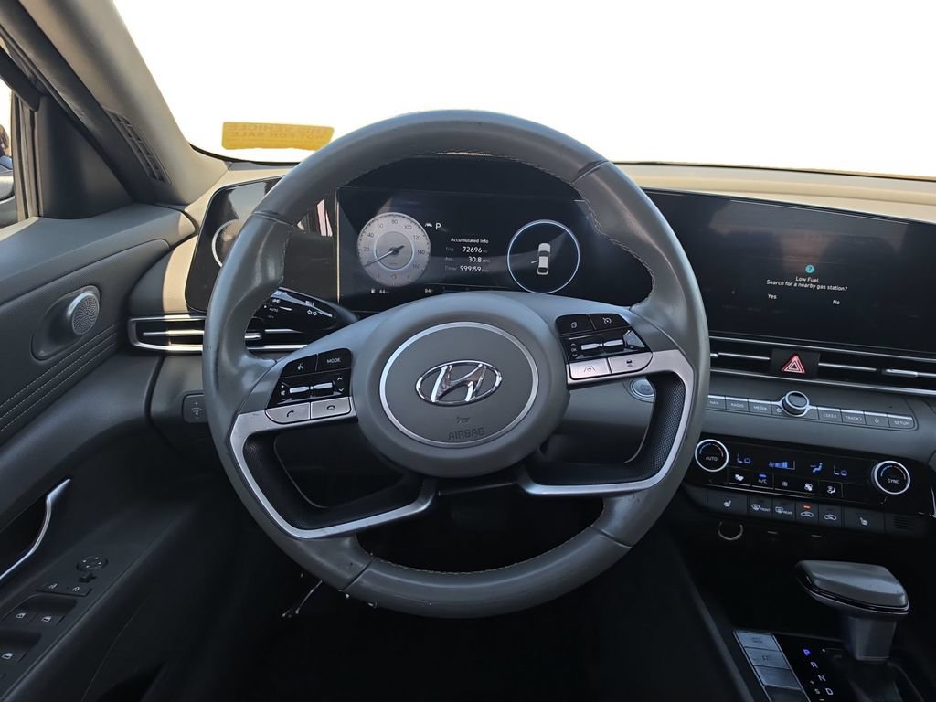 Used 2023 Hyundai Elantra SEL w/ Convenience Package FWD image 12