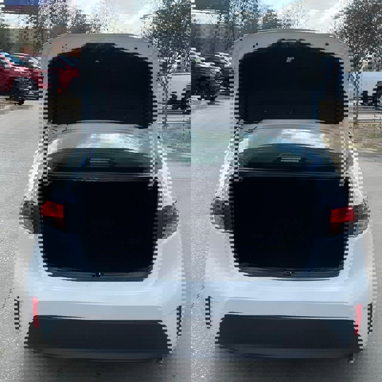 Used 2024 Toyota Corolla LE image 25