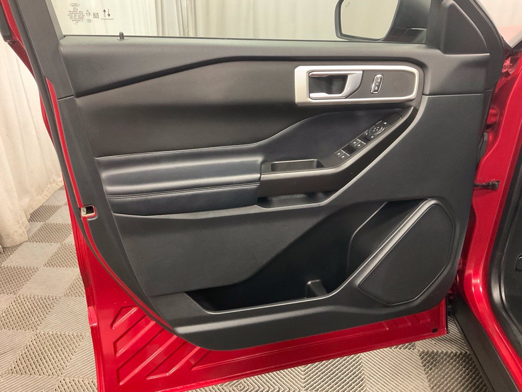 Used 2020 Ford Explorer XLT w/ Comfort Package AWD/4WD image 15