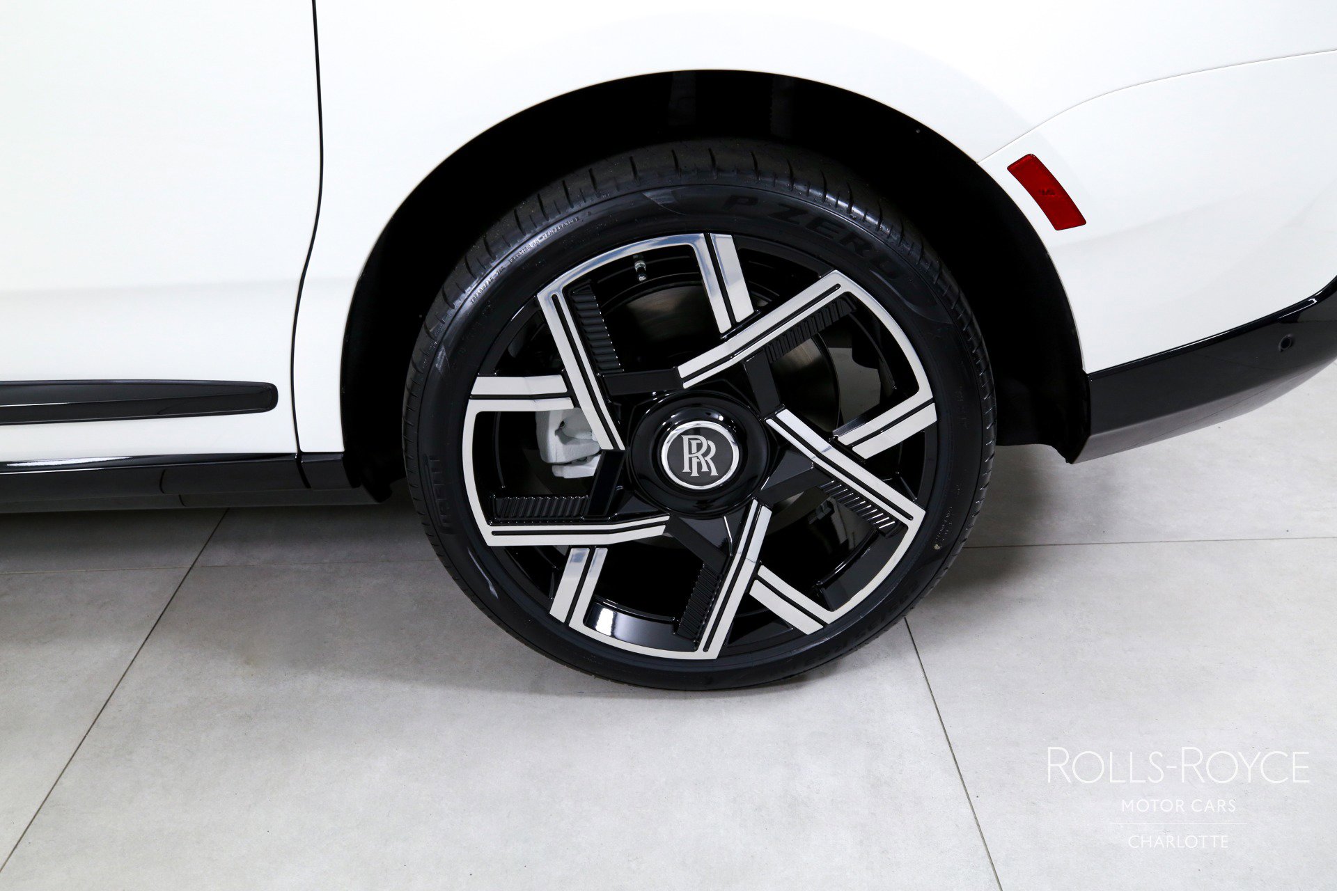 Used 2026 Rolls-Royce Cullinan image 43