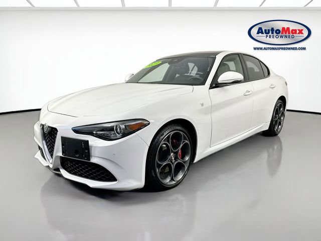 Used 2023 Alfa Romeo Giulia Ti image 5
