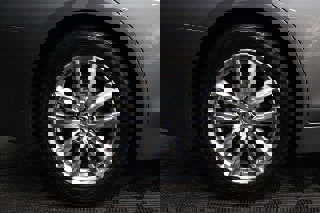 Used 2014 INFINITI Q50 Premium w/ Deluxe Technology Package image 6