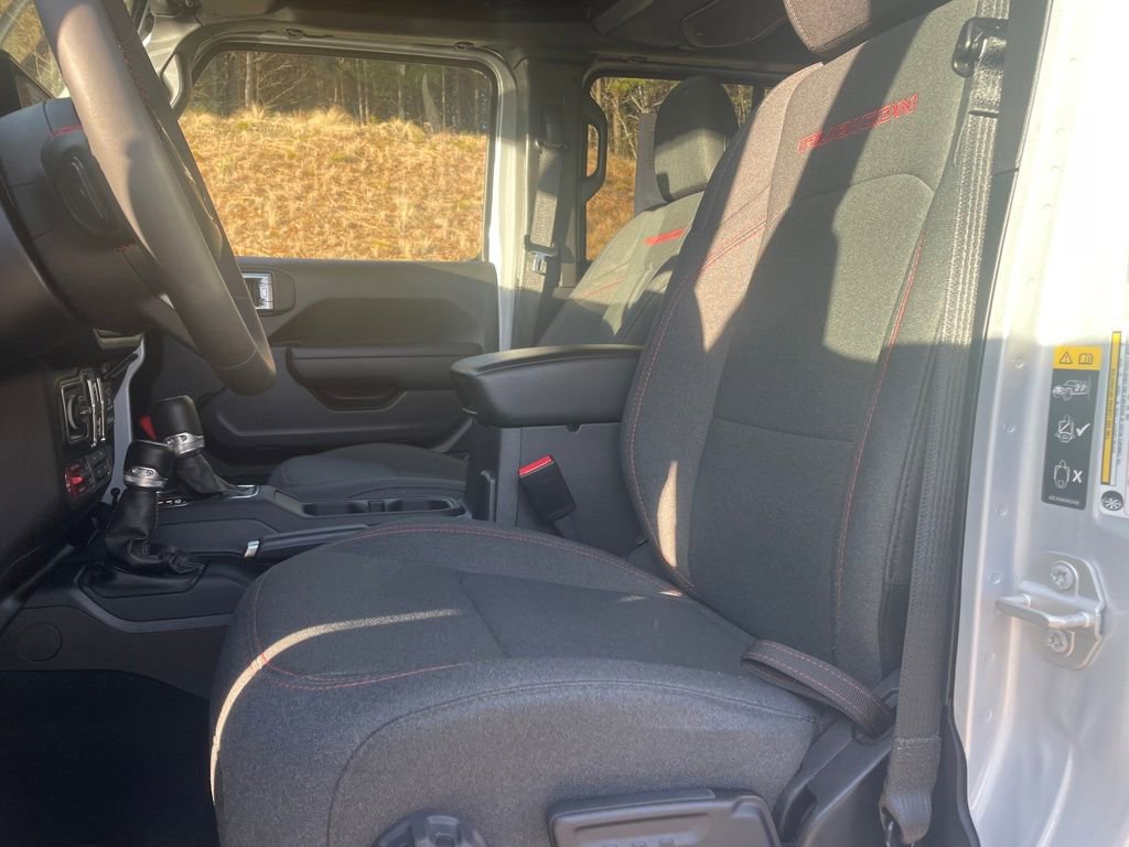 Used 2024 Jeep Wrangler Unlimited Rubicon w/ Technology Group image 12