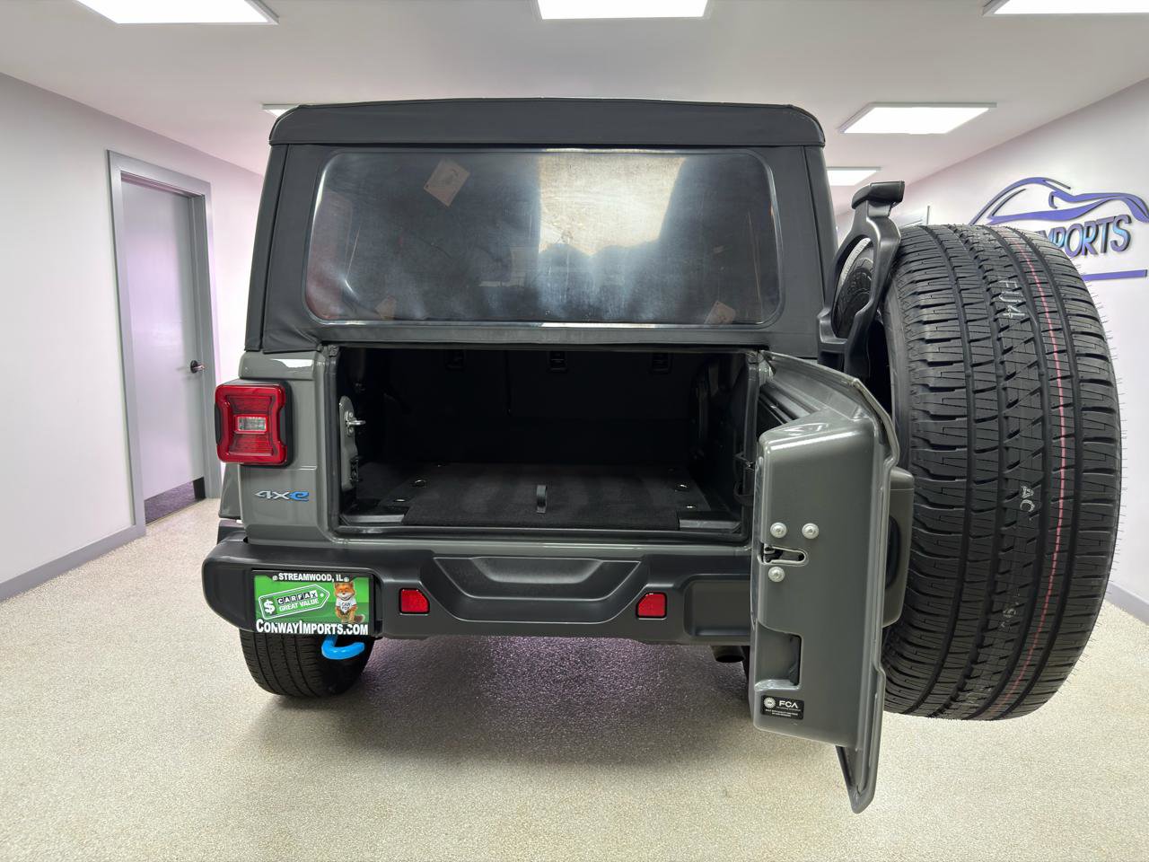 Used 2023 Jeep Wrangler Sahara AWD/4WD image 36