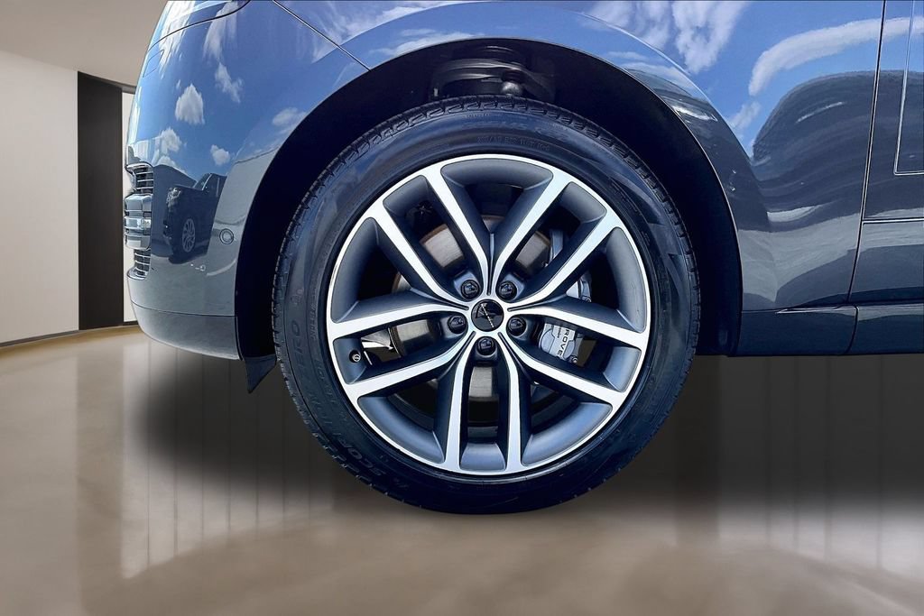 New 2026 Land Rover Range Rover SE AWD/4WD image 13