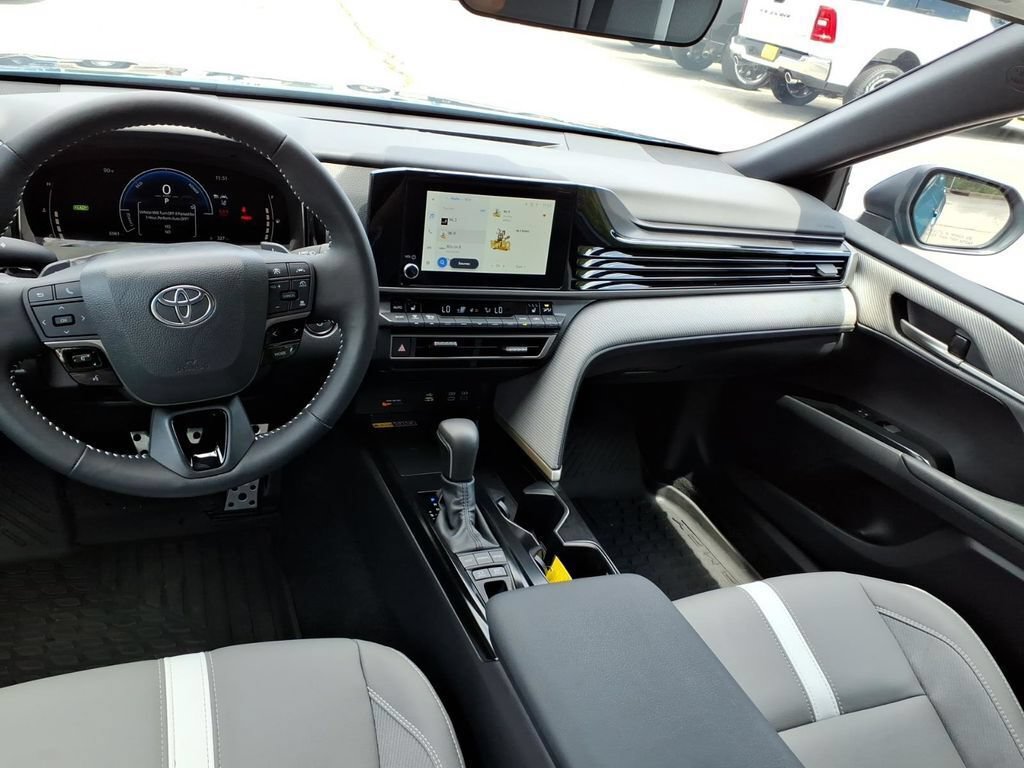 Used 2026 Toyota Camry SE w/ Convenience Package FWD image 19