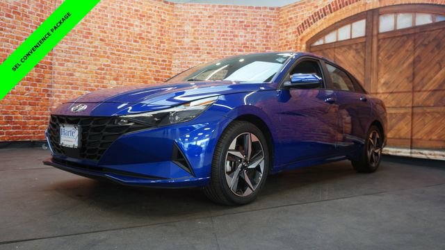 Used 2023 Hyundai Elantra SEL w/ Convenience Package image 3