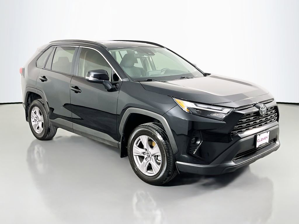 Used 2025 Toyota RAV4 XLE w/ Convenience Package image 4