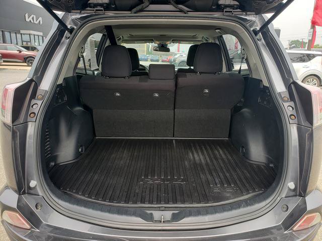 Used 2018 Toyota RAV4 XLE w/ Plus Extra Value Package AWD/4WD image 5
