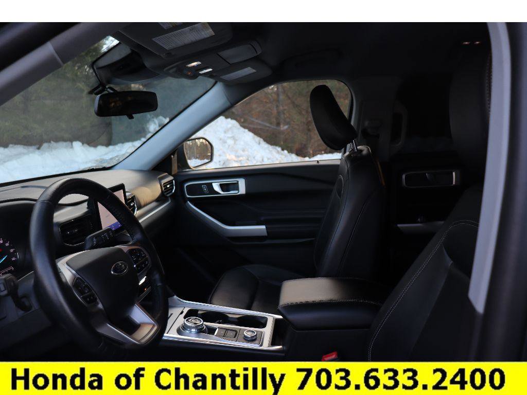 Used 2022 Ford Explorer XLT w/ Equipment Group 202A image 25