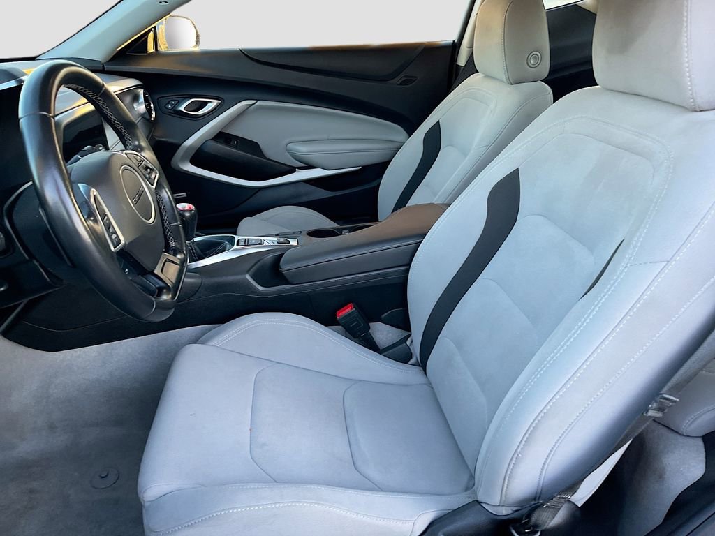 Used 2023 Chevrolet Camaro LT w/ Technology Package image 20