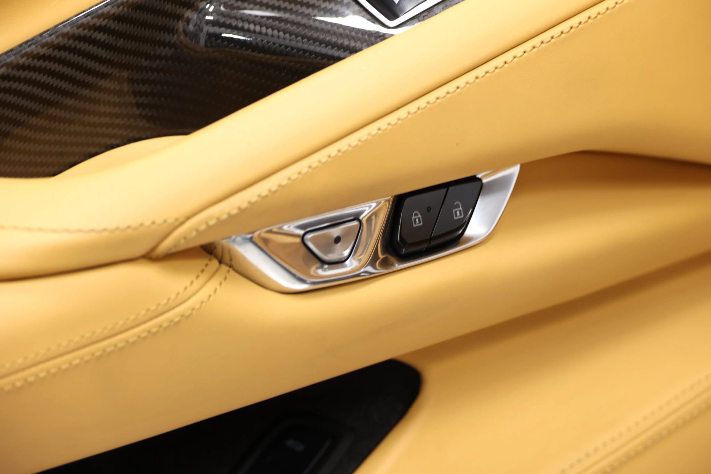 Used 2022 Chevrolet Corvette Stingray Premium Conv w/ Z51 Performance Package RWD image 15