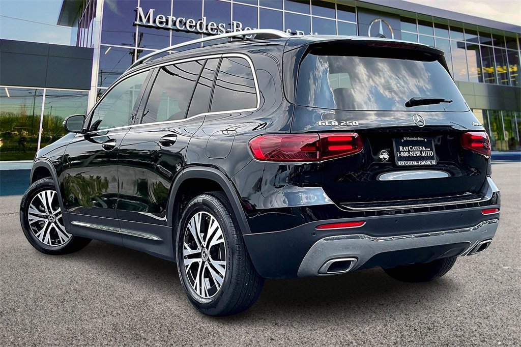 Certified 2024 Mercedes-Benz GLB 250 4MATIC image 2