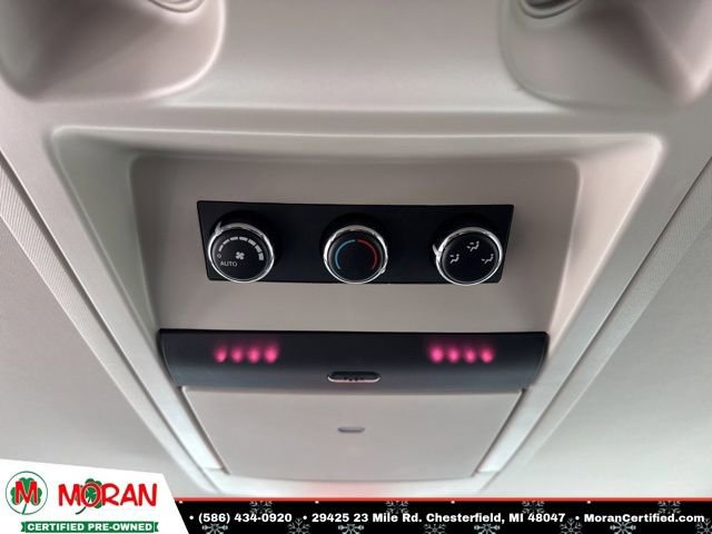 Used 2013 Chrysler Town & Country Touring image 30