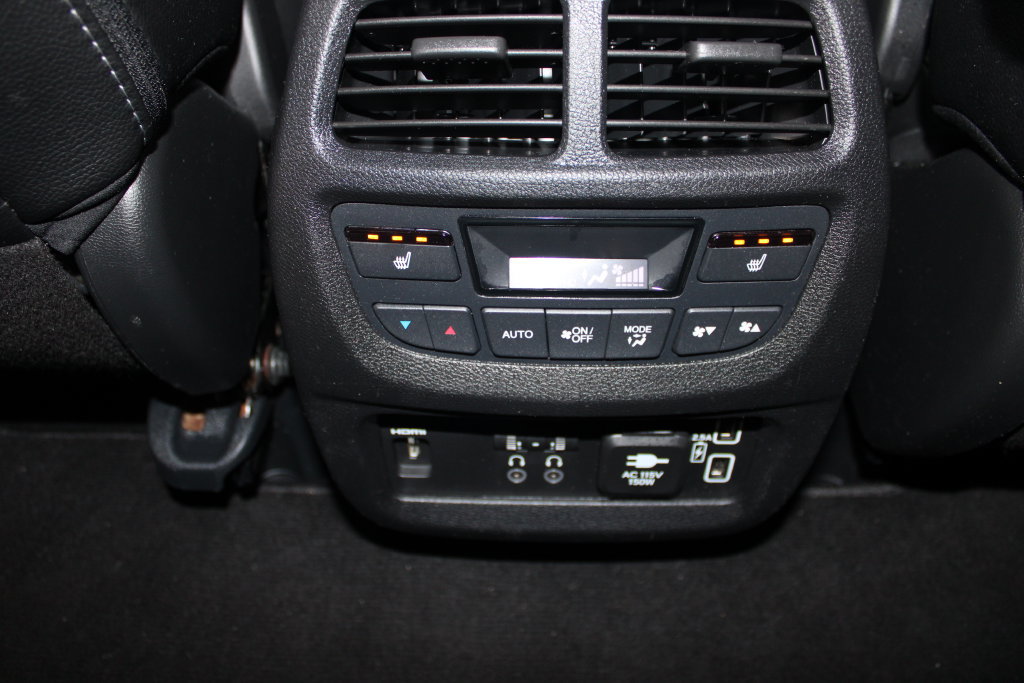 Used 2019 Honda Pilot Touring image 12