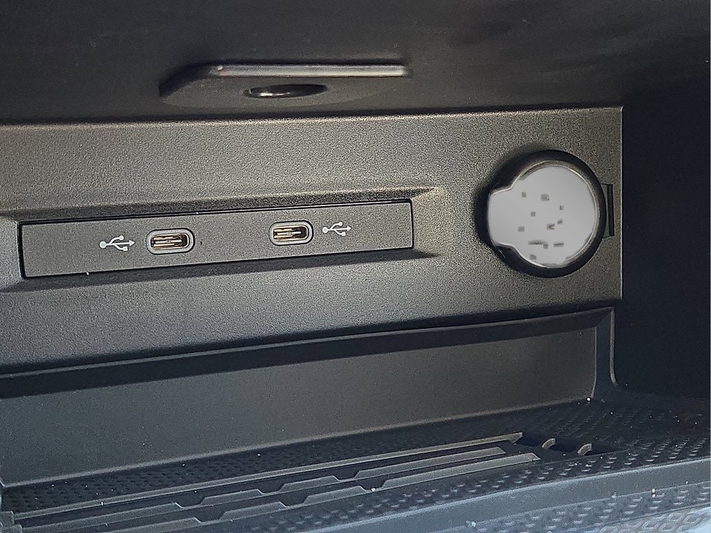 New 2026 Volkswagen Taos SE FWD image 21