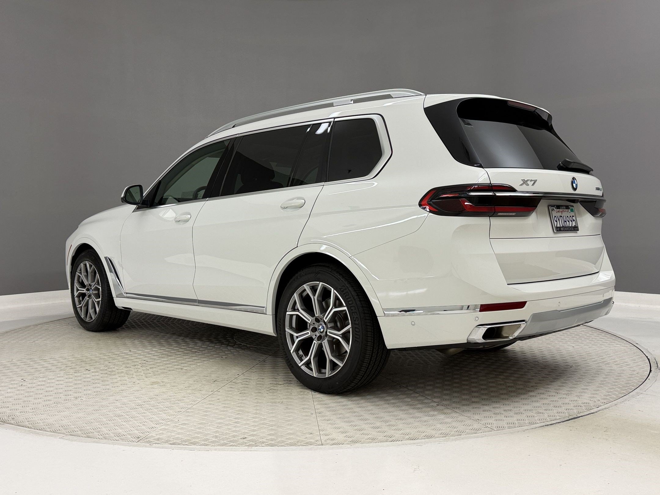 Used 2026 BMW X7 xDrive40i AWD/4WD image 3