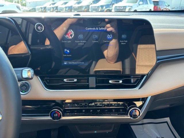 Certified 2025 Chevrolet Equinox ACTIV w/ Convenience Package III AWD/4WD image 14