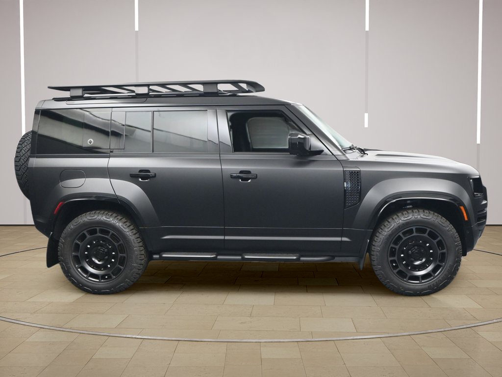 New 2026 Land Rover Defender 110 AWD/4WD image 22