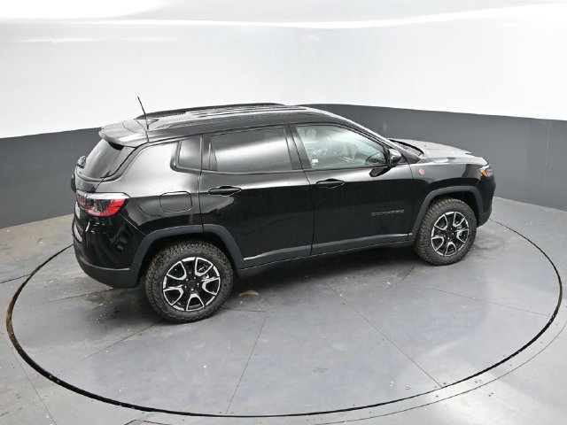 New 2026 Jeep Compass Trailhawk AWD/4WD image 33