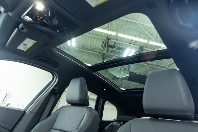 Certified 2025 BMW X1 xDrive28i w/ Convenience Package image 15