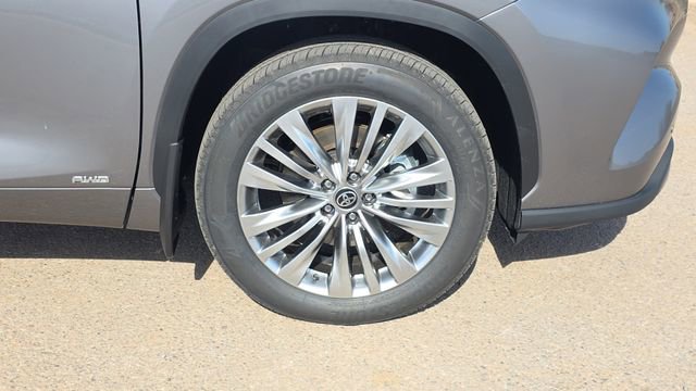 New 2026 Toyota Highlander Platinum AWD/4WD image 32