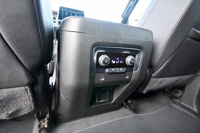 Used 2024 Chevrolet Suburban LT AWD/4WD image 36