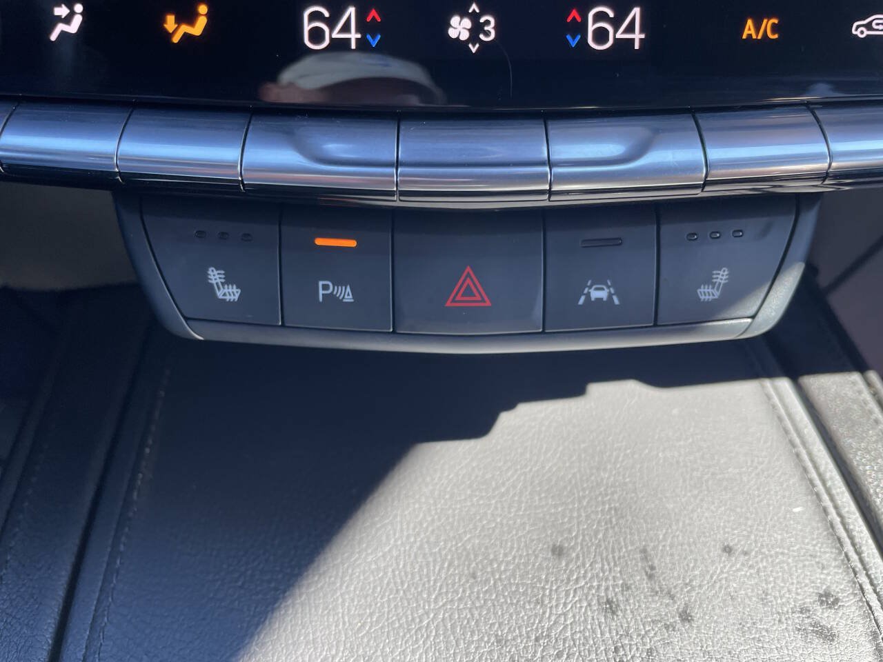 Used 2025 Cadillac XT4 Premium Luxury AWD/4WD image 22