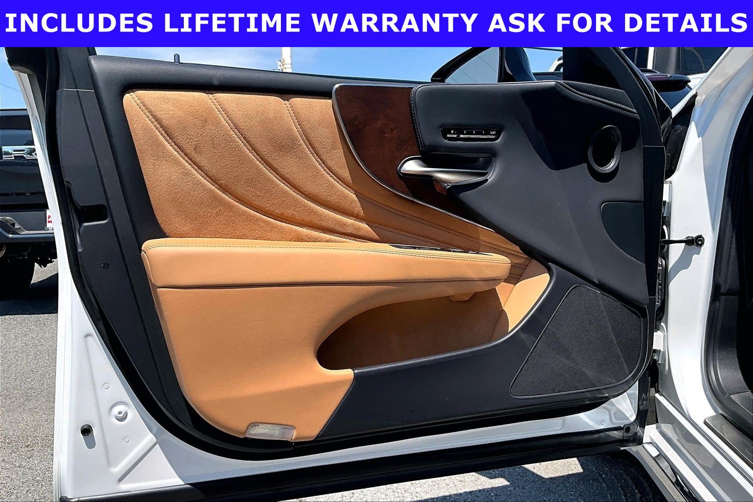 Used 2022 Lexus LS 500 w/ Accessory Package (Z2) RWD image 20