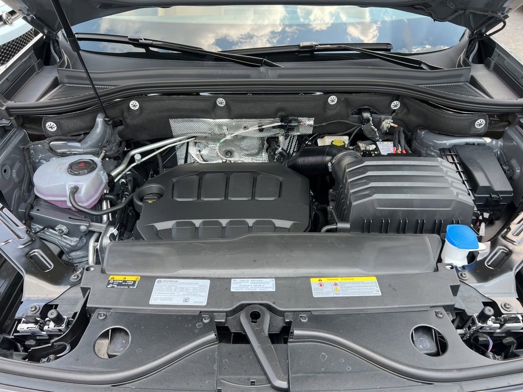 New 2026 Volkswagen Atlas Cross Sport SEL R-Line image 11