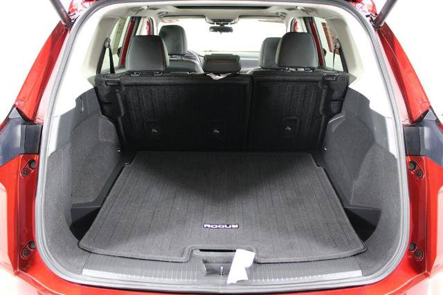 Certified 2025 Nissan Rogue SV w/ SV Premium Package FWD image 17