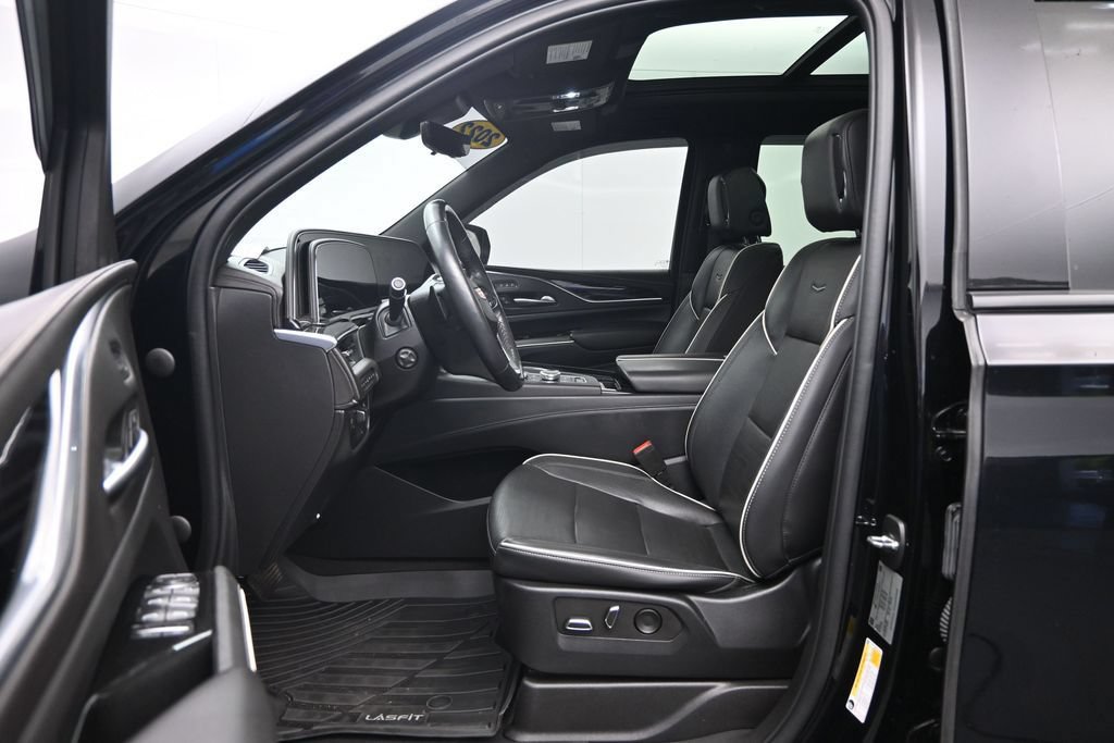 Used 2022 Cadillac Escalade Sport w/ Touring Package AWD/4WD image 22